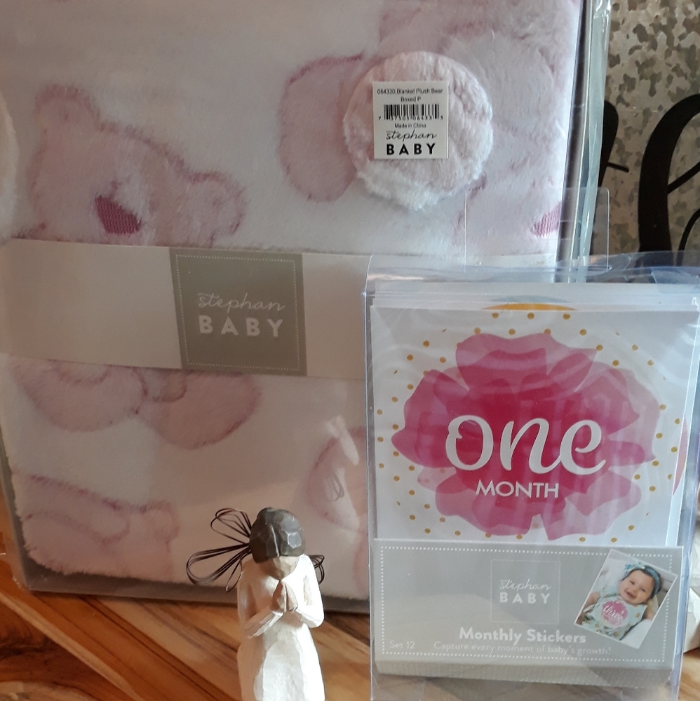 Stephan Baby Fleece Baby Blanket + 12 monthy stickers